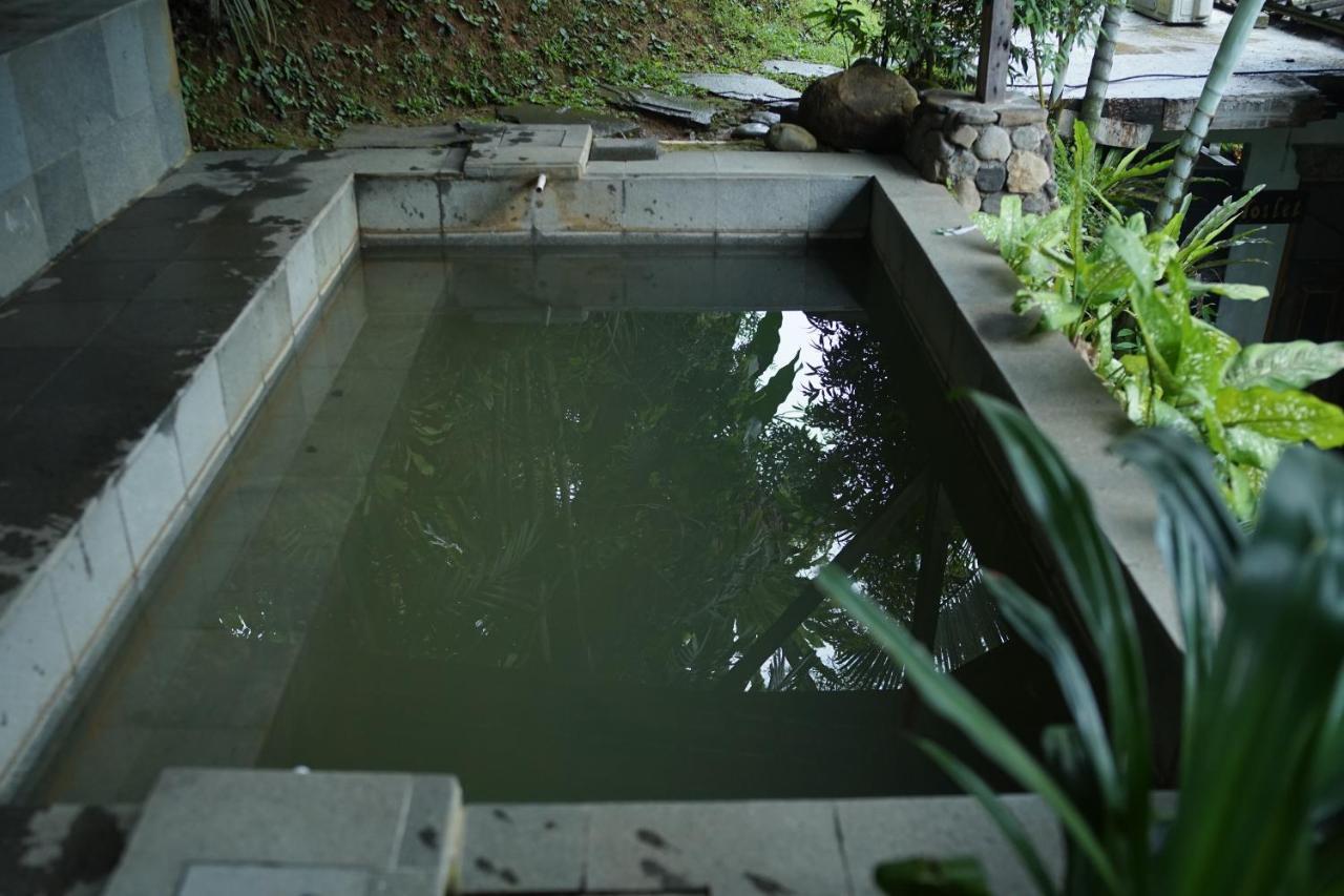 Tirta Arsanta Hot Springs & Villa Bogor Exterior foto