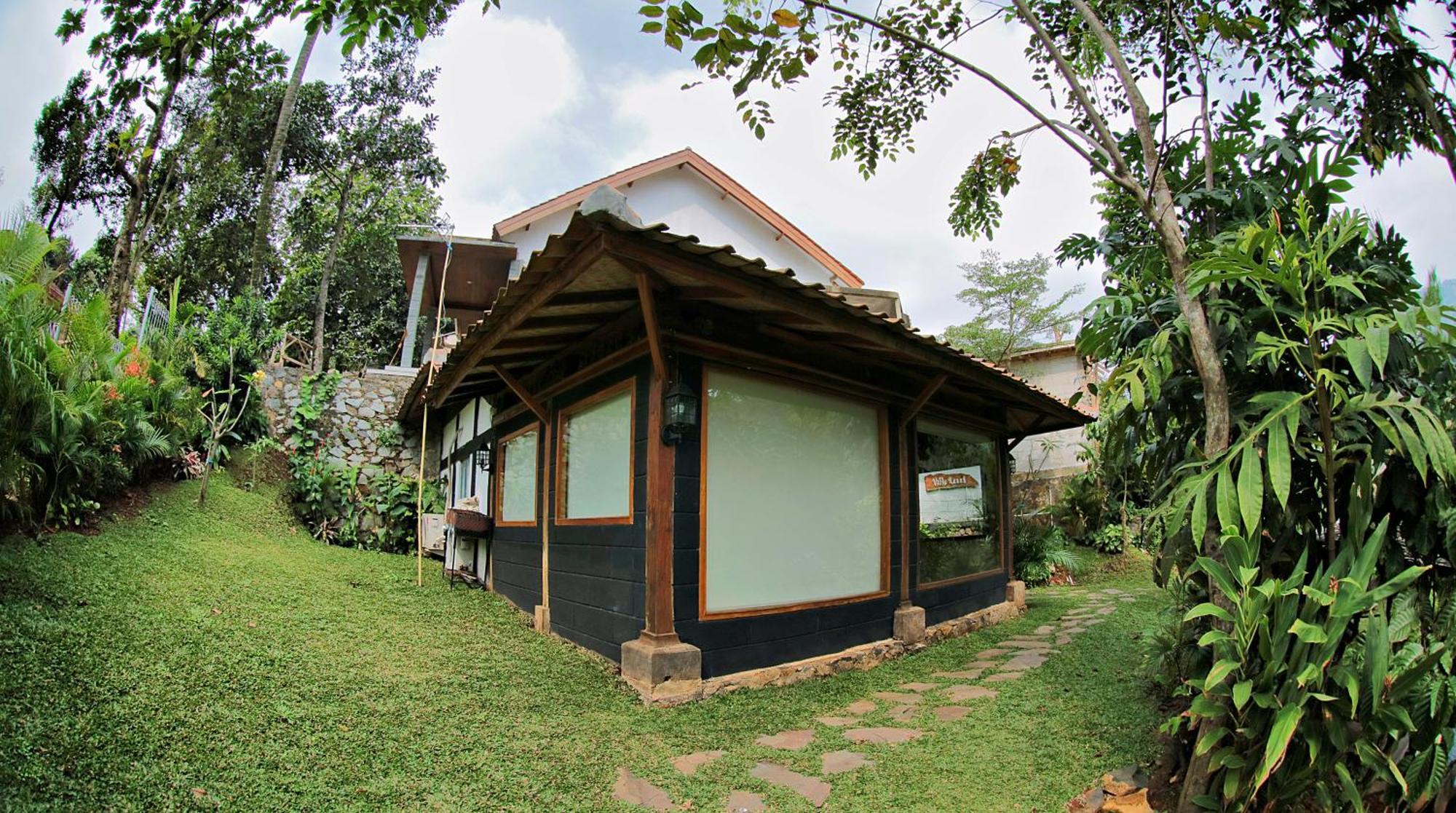 Tirta Arsanta Hot Springs & Villa Bogor Exterior foto