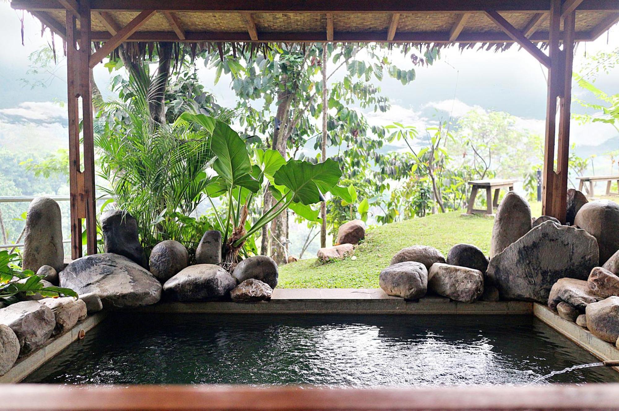 Tirta Arsanta Hot Springs & Villa Bogor Exterior foto