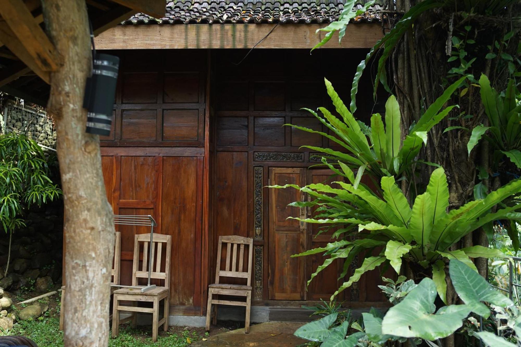 Tirta Arsanta Hot Springs & Villa Bogor Exterior foto