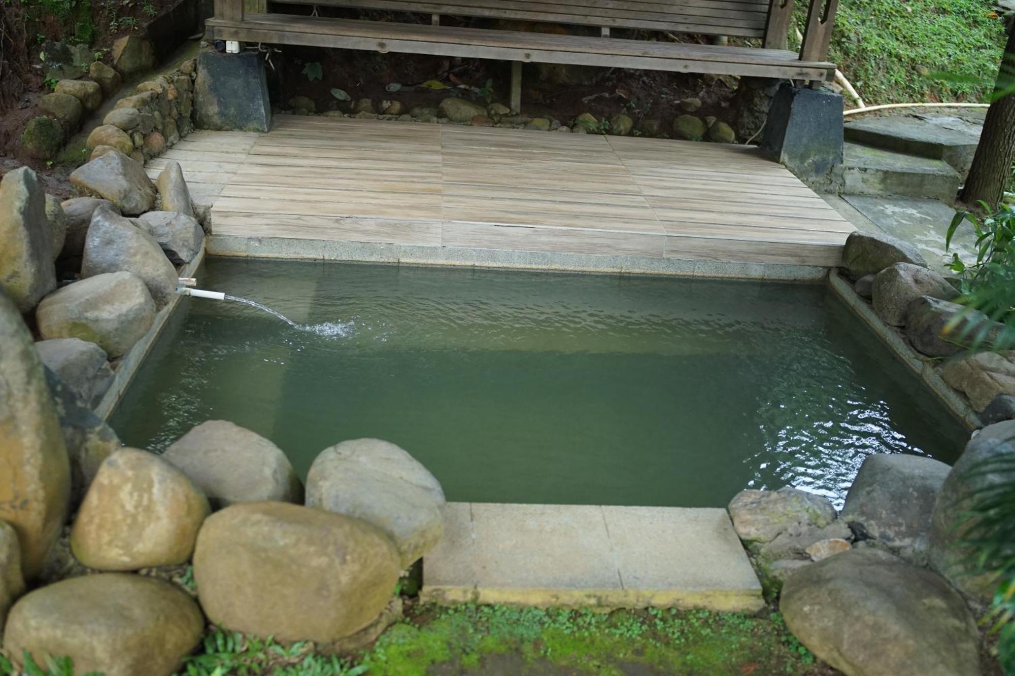 Tirta Arsanta Hot Springs & Villa Bogor Exterior foto