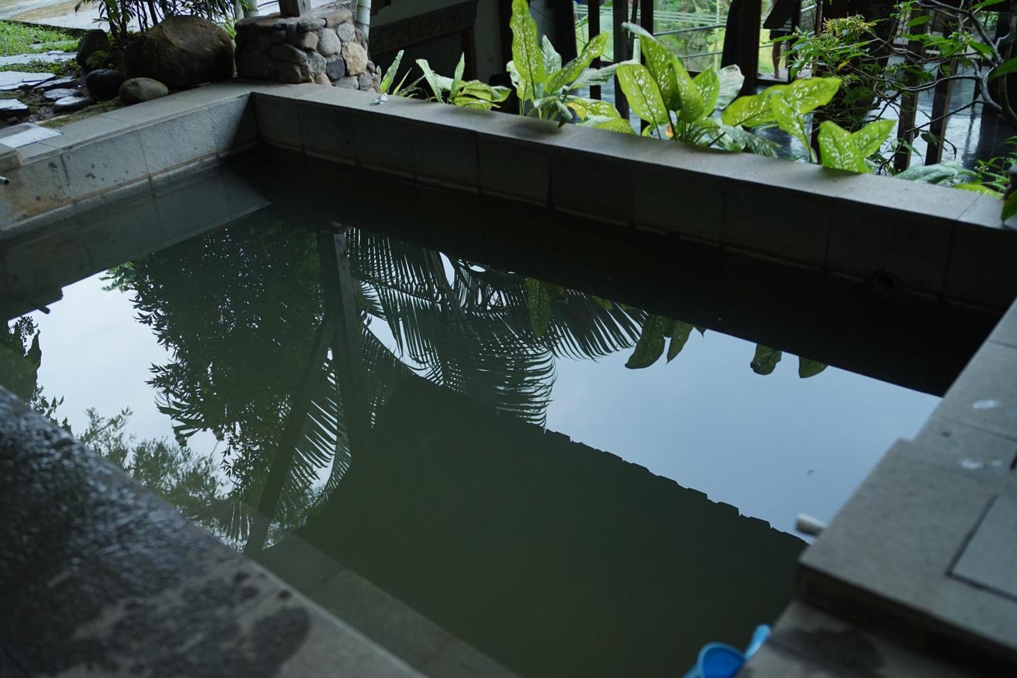 Tirta Arsanta Hot Springs & Villa Bogor Exterior foto